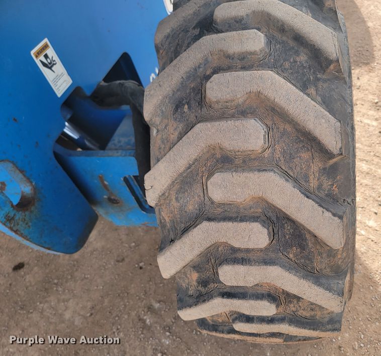 image for item LV9341 Genie S-60  boom lift