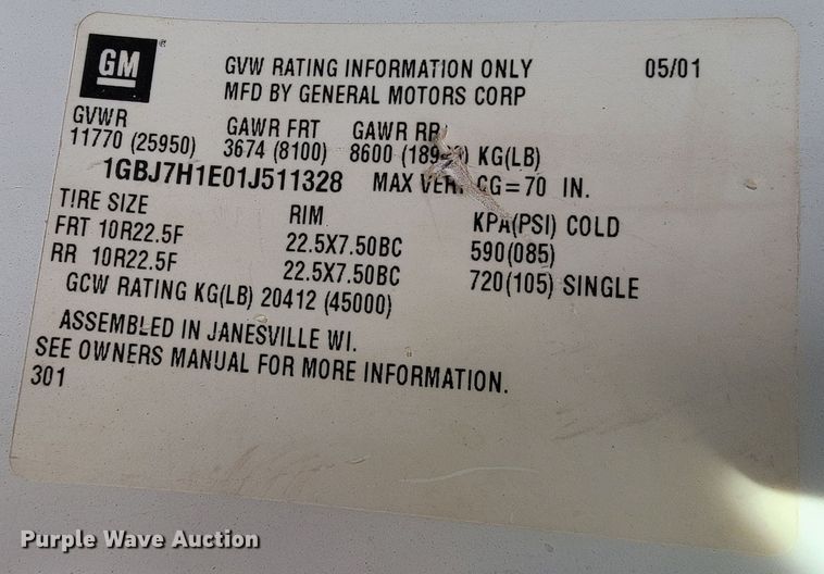 image for item LV9343 2001 Chevrolet C7H042  truck cab and chassis