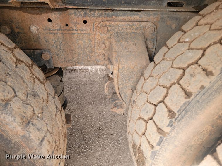 image for item LV9346 1992 Ford LTL9000  water truck