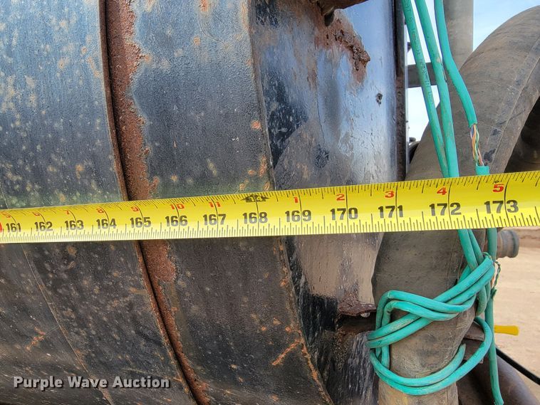 image for item LV9346 1992 Ford LTL9000  water truck