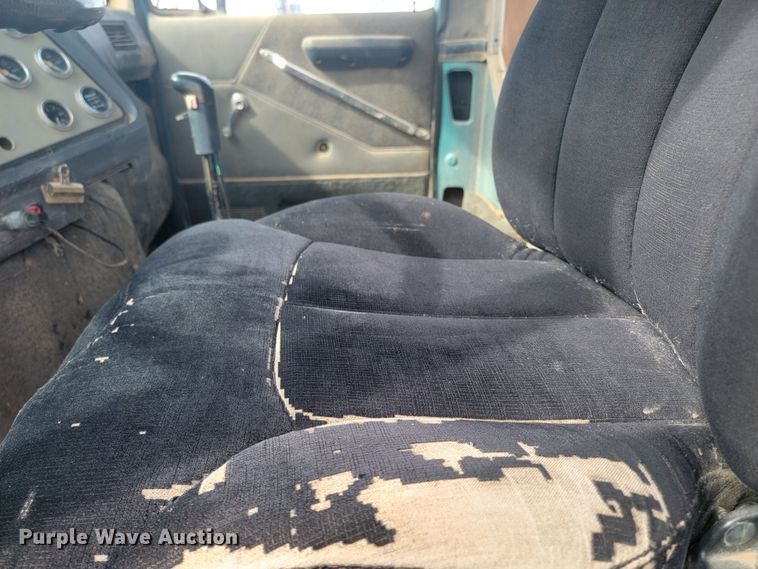 image for item LV9346 1992 Ford LTL9000  water truck