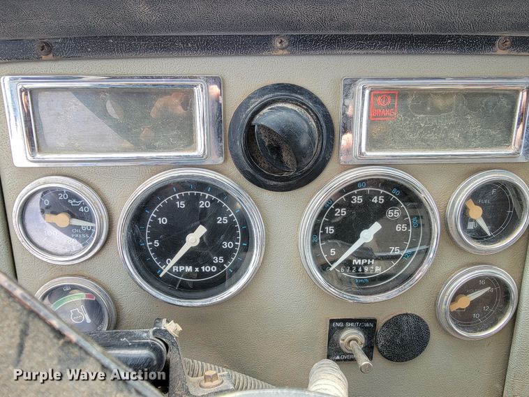 image for item LV9346 1992 Ford LTL9000  water truck