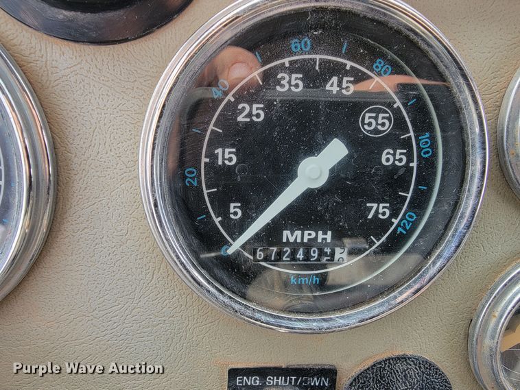 image for item LV9346 1992 Ford LTL9000  water truck