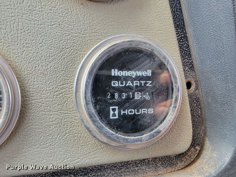 image for item LV9346 1992 Ford LTL9000  water truck