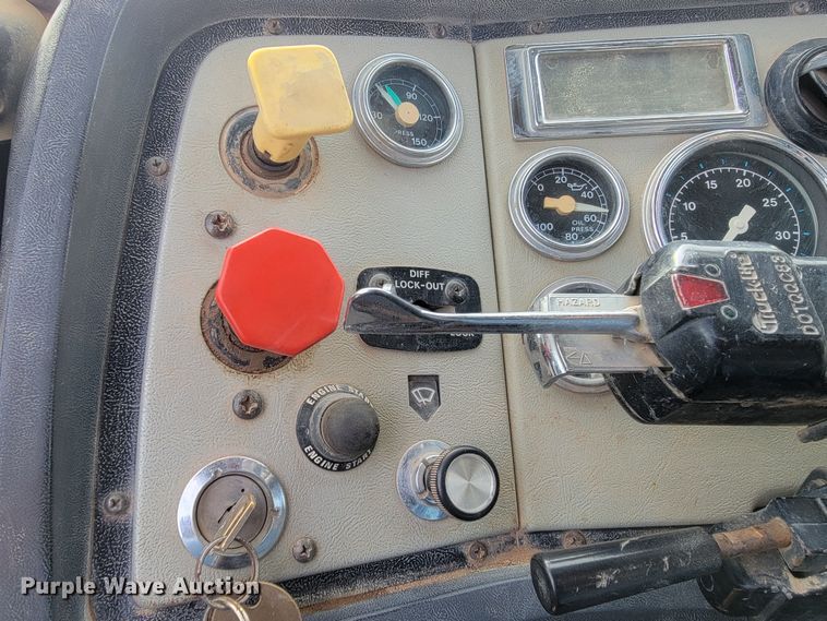 image for item LV9346 1992 Ford LTL9000  water truck