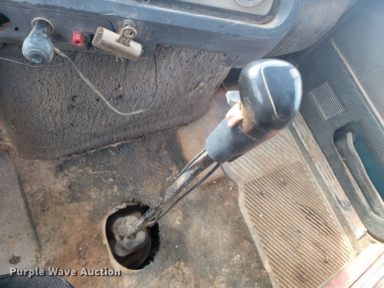 image for item LV9346 1992 Ford LTL9000  water truck