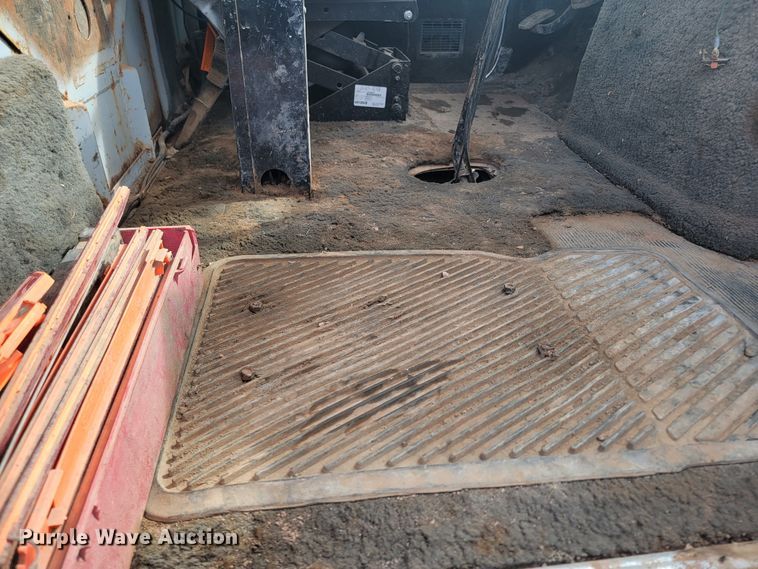 image for item LV9346 1992 Ford LTL9000  water truck