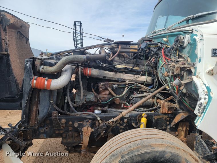 image for item LV9346 1992 Ford LTL9000  water truck