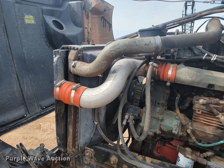 image for item LV9346 1992 Ford LTL9000  water truck