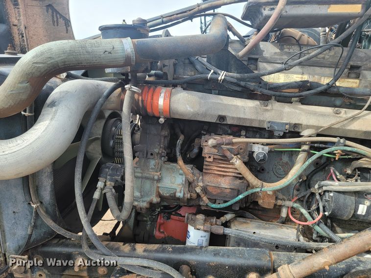 image for item LV9346 1992 Ford LTL9000  water truck