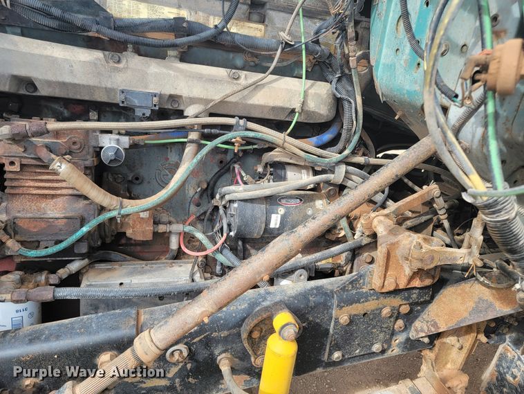 image for item LV9346 1992 Ford LTL9000  water truck