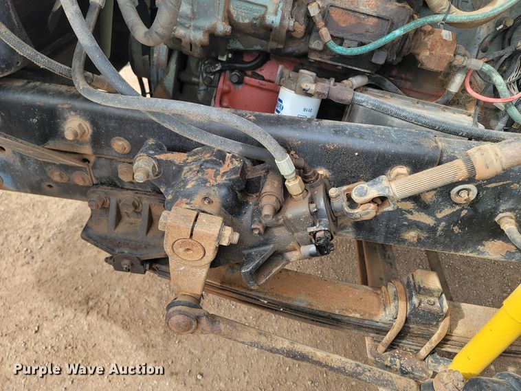 image for item LV9346 1992 Ford LTL9000  water truck