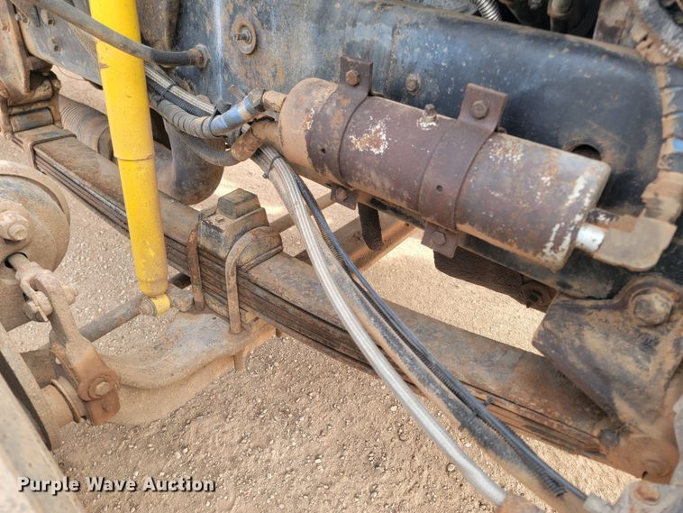 image for item LV9346 1992 Ford LTL9000  water truck