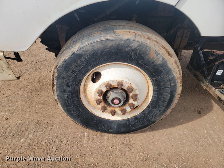 image for item LV9346 1992 Ford LTL9000  water truck