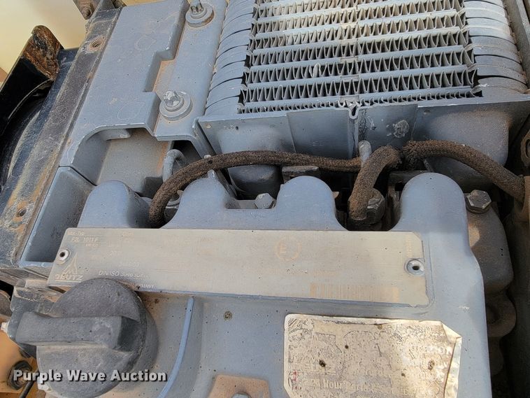 image for item LV9347 2002 Vermeer E550  vacuum excavator