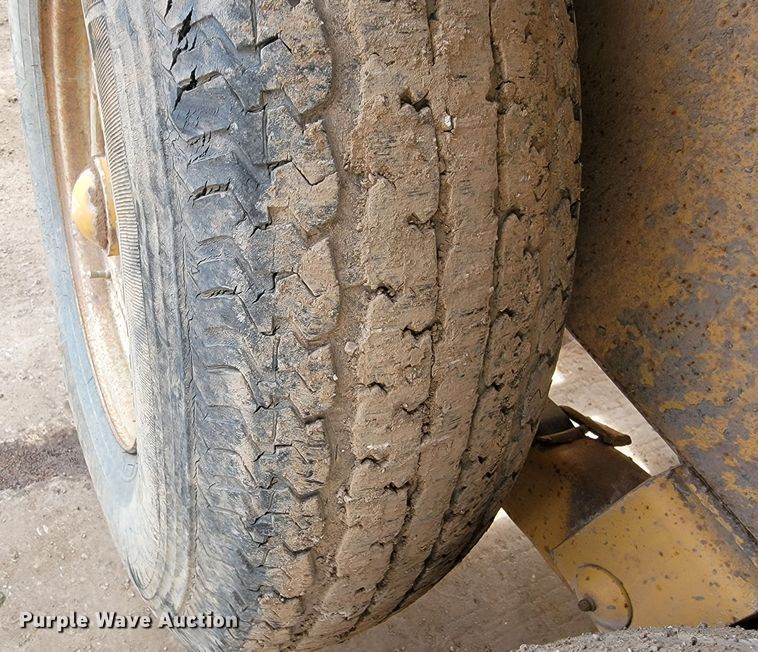 image for item LV9347 2002 Vermeer E550  vacuum excavator