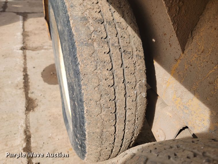 image for item LV9347 2002 Vermeer E550  vacuum excavator