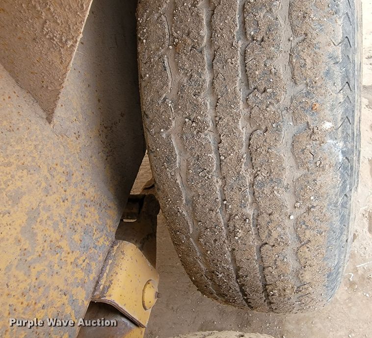 image for item LV9347 2002 Vermeer E550  vacuum excavator