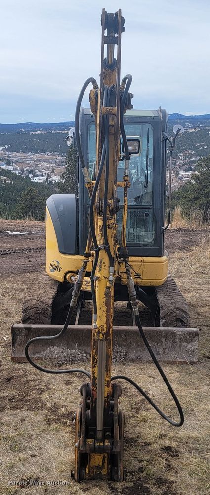 image for item LV9348 Komatsu PC35MR-2  mini excavator