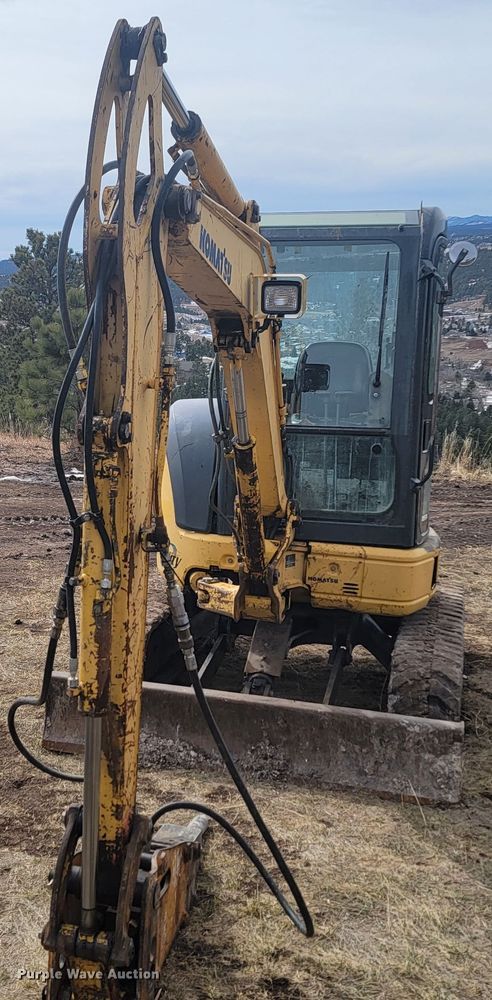 image for item LV9348 Komatsu PC35MR-2  mini excavator