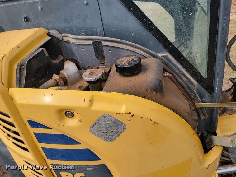 image for item LV9348 Komatsu PC35MR-2  mini excavator