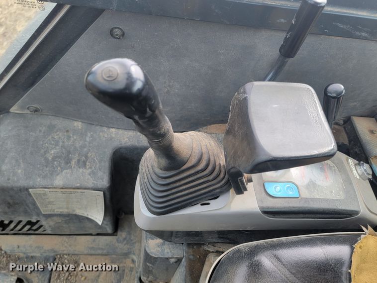 image for item LV9348 Komatsu PC35MR-2  mini excavator