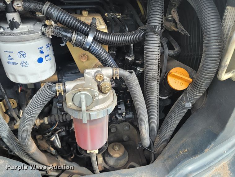 image for item LV9348 Komatsu PC35MR-2  mini excavator