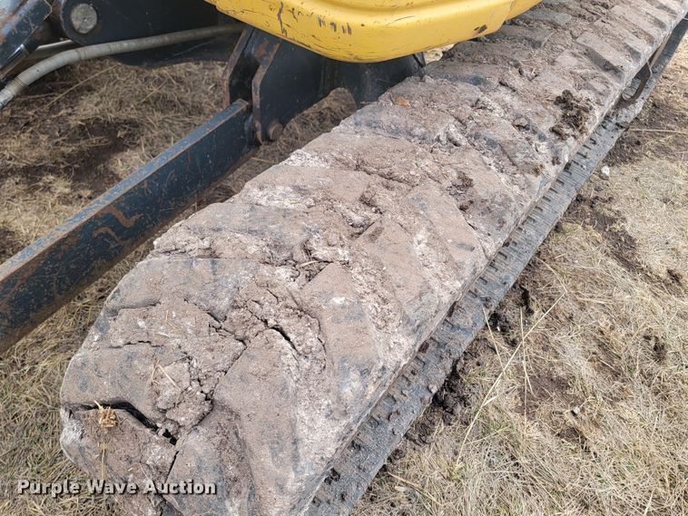 image for item LV9348 Komatsu PC35MR-2  mini excavator