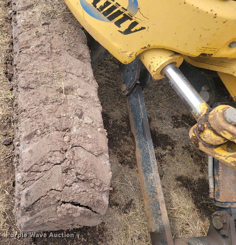 image for item LV9348 Komatsu PC35MR-2  mini excavator