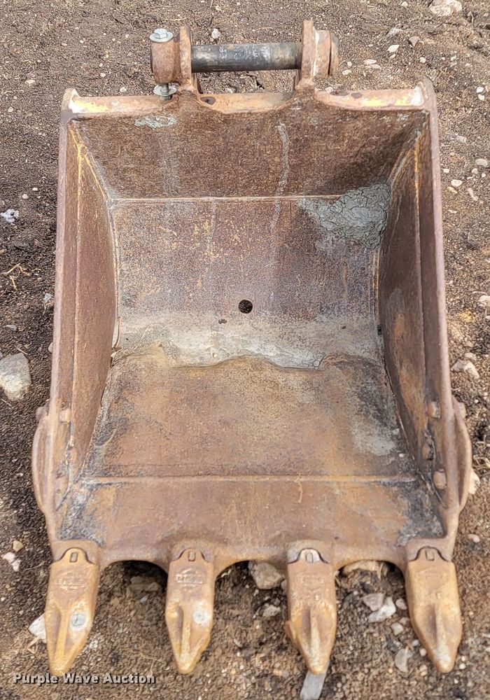 image for item LV9348 Komatsu PC35MR-2  mini excavator