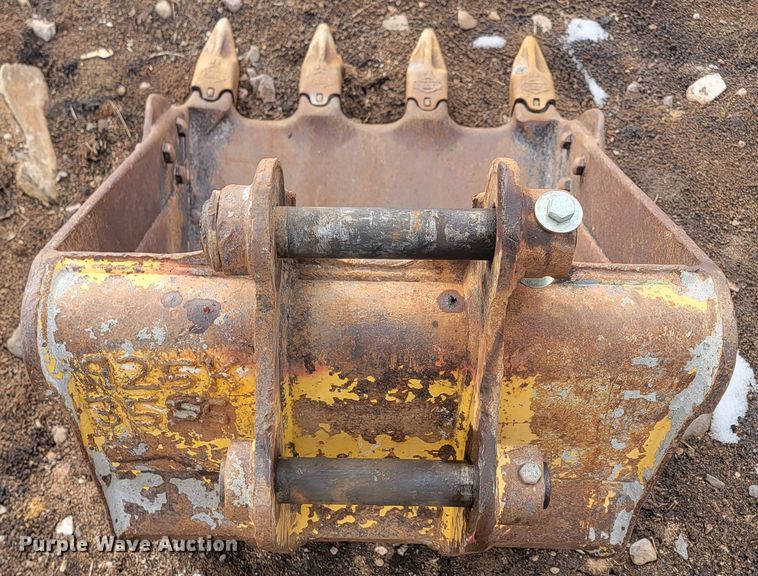 image for item LV9348 Komatsu PC35MR-2  mini excavator