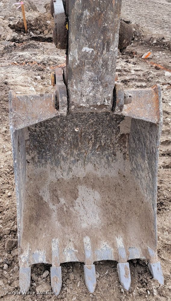 image for item LV9349 Komatsu PC78MR-6  mini excavator