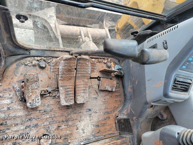 image for item LV9349 Komatsu PC78MR-6  mini excavator