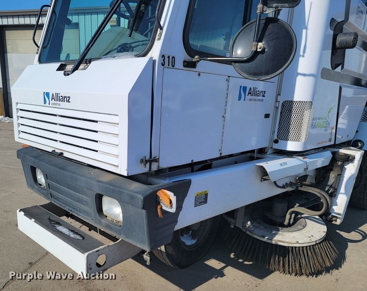image for item LV9351 Allianz Johnston 3000  street sweeper