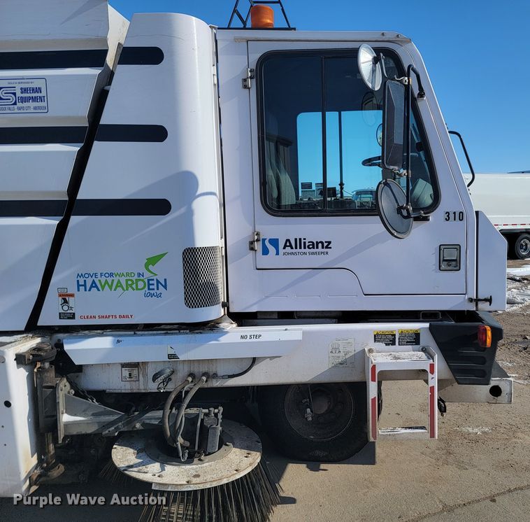 image for item LV9351 Allianz Johnston 3000  street sweeper