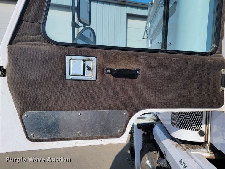 image for item LV9351 Allianz Johnston 3000  street sweeper