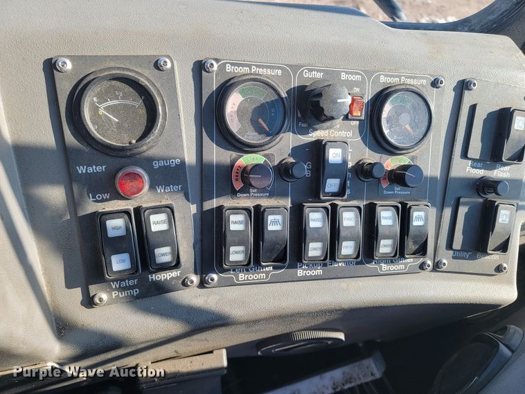 image for item LV9351 Allianz Johnston 3000  street sweeper