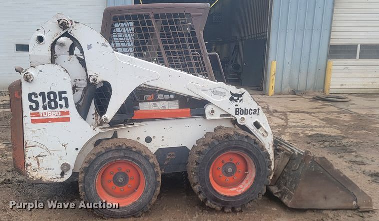 image for item LV9387 2005 Bobcat S185  skid steer loader