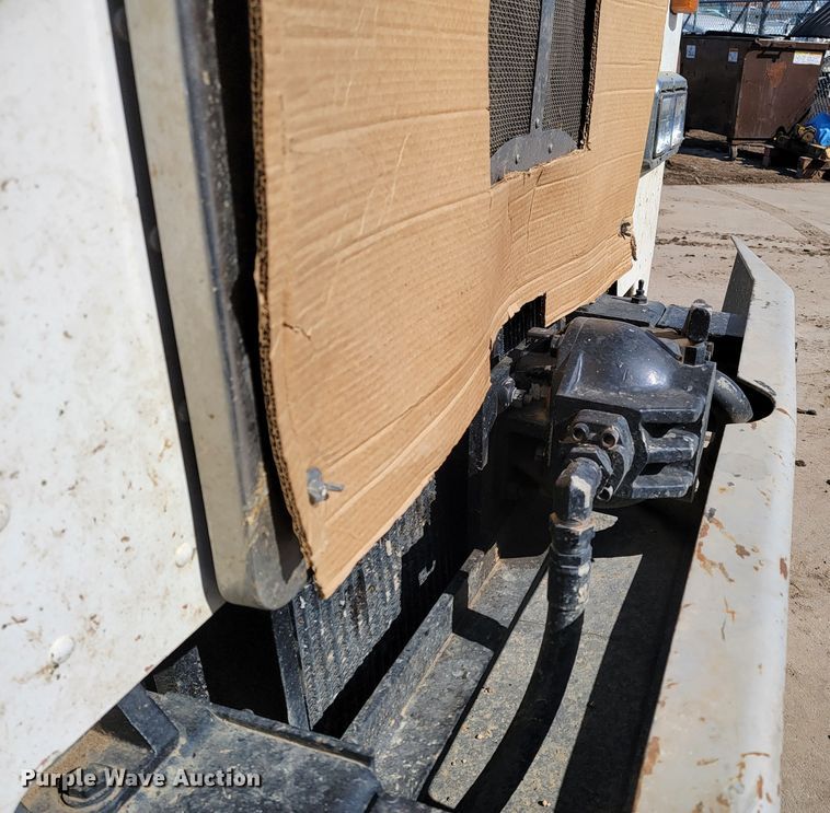 image for item LV9418 1993 Perterbilt 320  roll-off container truck