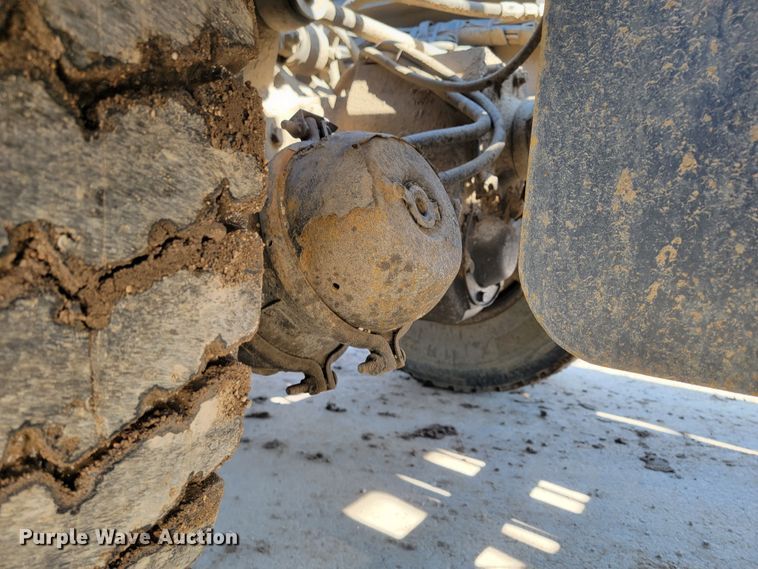 image for item LV9418 1993 Perterbilt 320  roll-off container truck