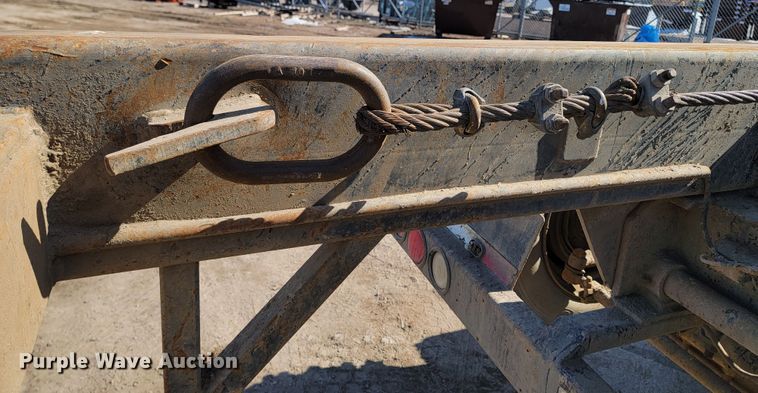 image for item LV9418 1993 Perterbilt 320  roll-off container truck