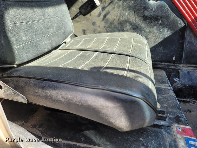 image for item LV9418 1993 Perterbilt 320  roll-off container truck