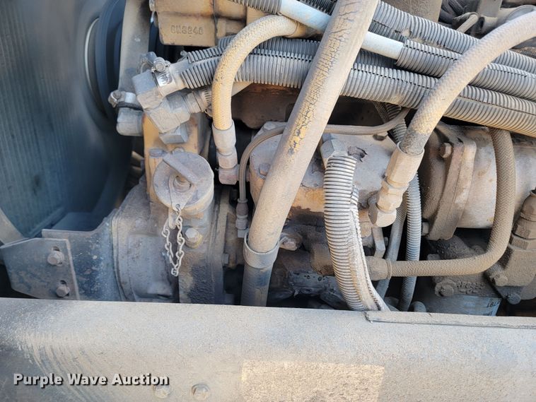 image for item LV9418 1993 Perterbilt 320  roll-off container truck