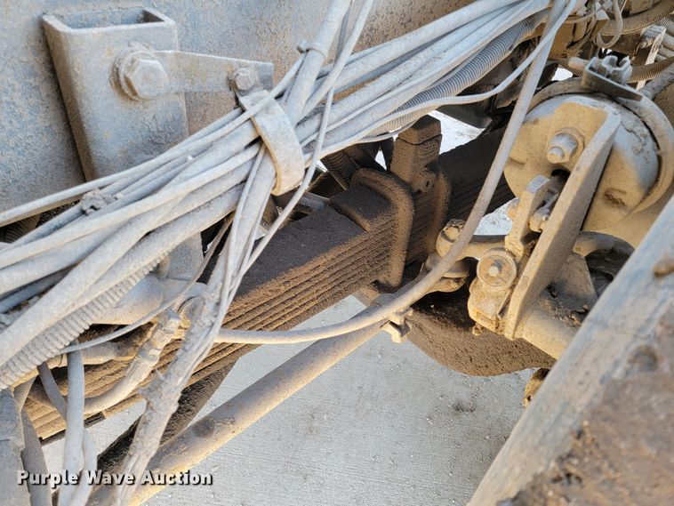 image for item LV9418 1993 Perterbilt 320  roll-off container truck