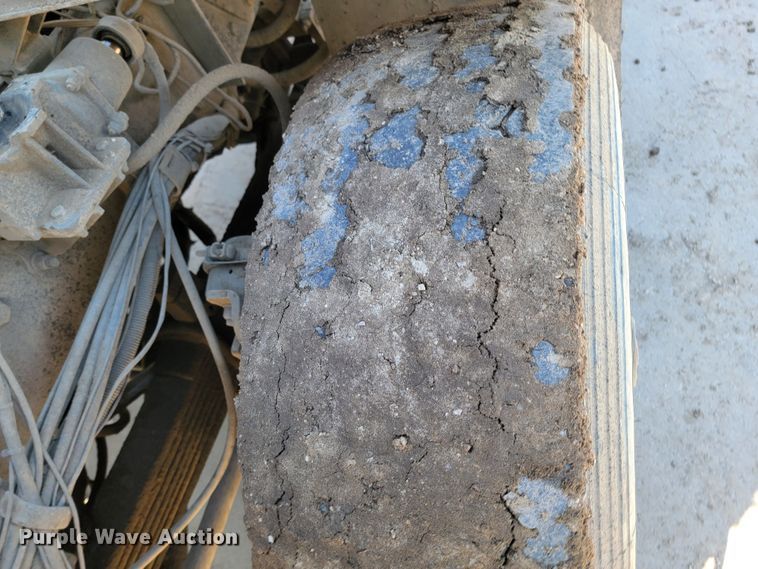 image for item LV9418 1993 Perterbilt 320  roll-off container truck