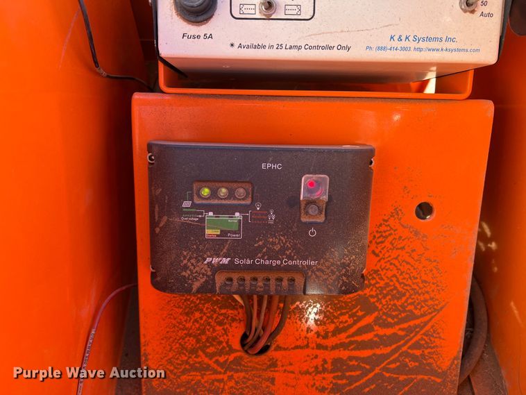 image for item LW9276 2008 K&K Systems  arrow board trailer