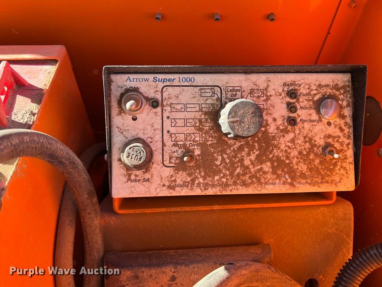 image for item LW9279 2008 K&K Systems  arrow board trailer