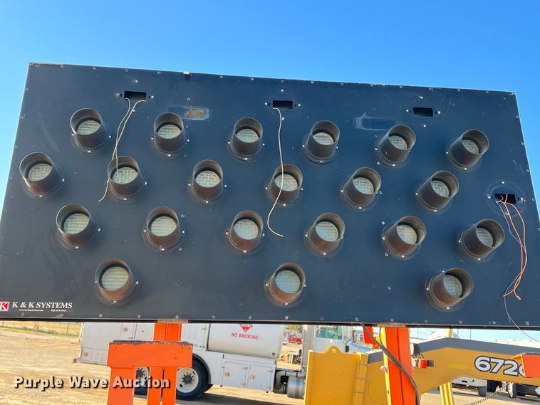 image for item LW9279 2008 K&K Systems  arrow board trailer