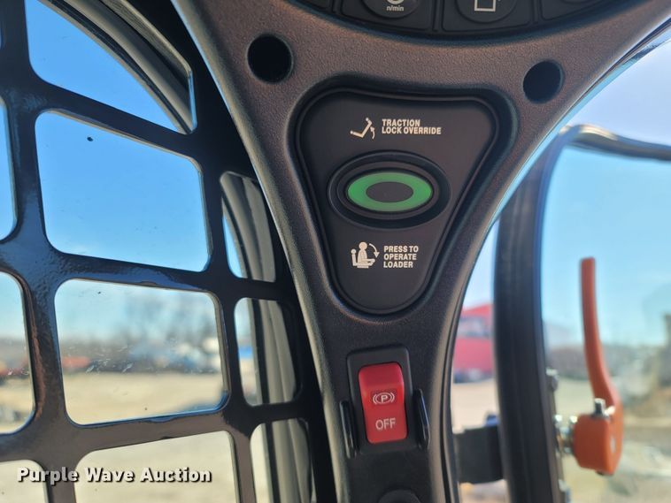 image for item MB9859 2022 Bobcat T870  tracked skid steer loader