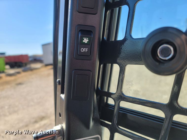 image for item MB9859 2022 Bobcat T870  tracked skid steer loader